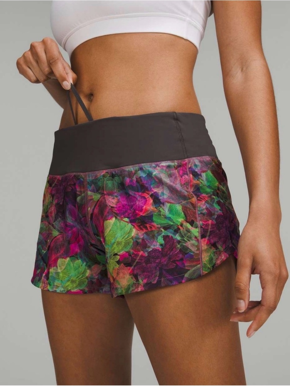 Lululemon Sz 6 Speed Up Med Rise Lined Short 2.5” Vibe Floral Tone Multi